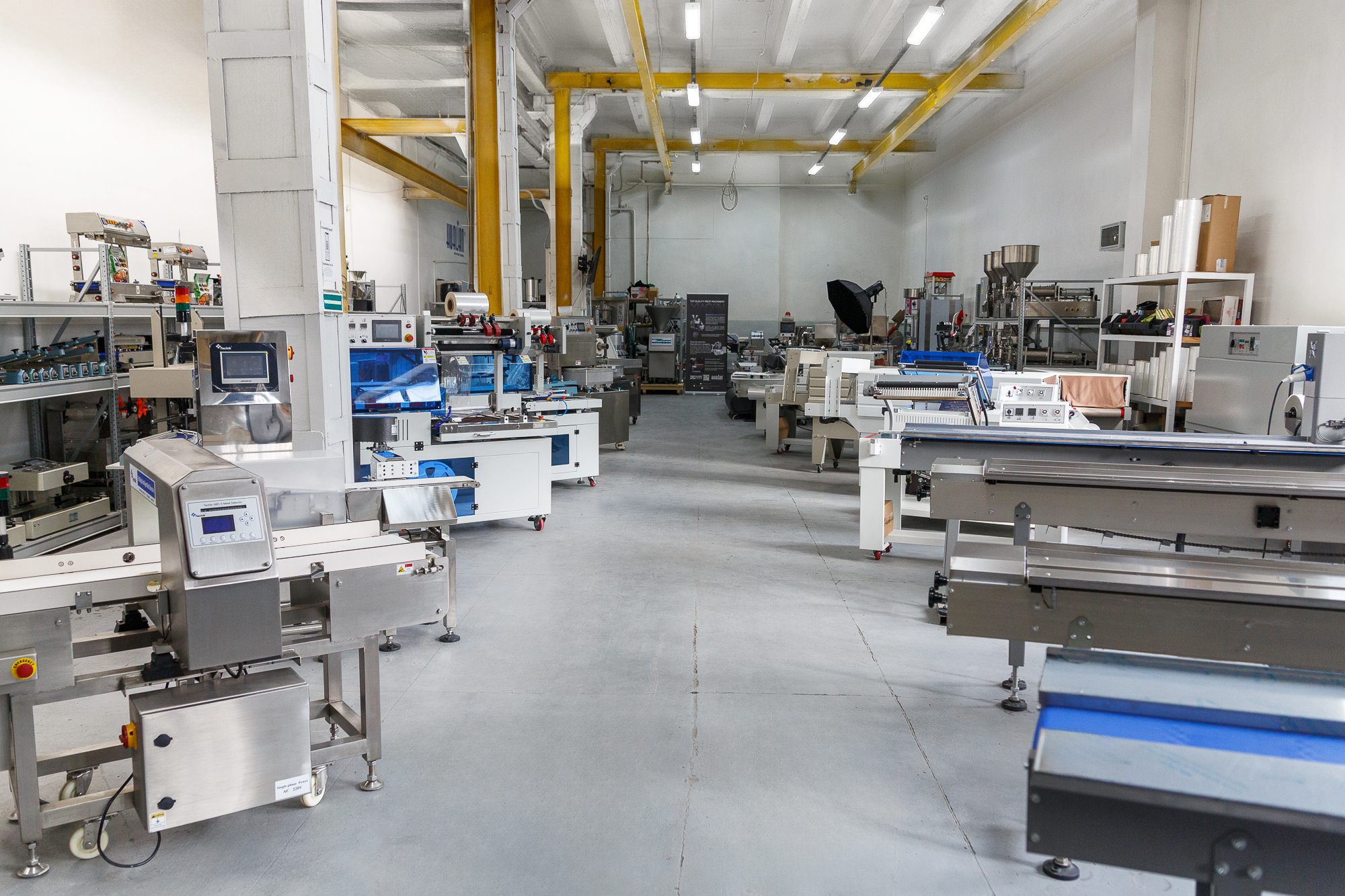 Видеообзор шоурума Hualian Machinery в Новосибирске